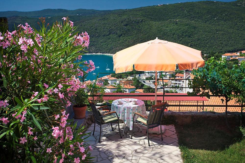 Apartments Lina 2023 Rabac Eksteriør bilde